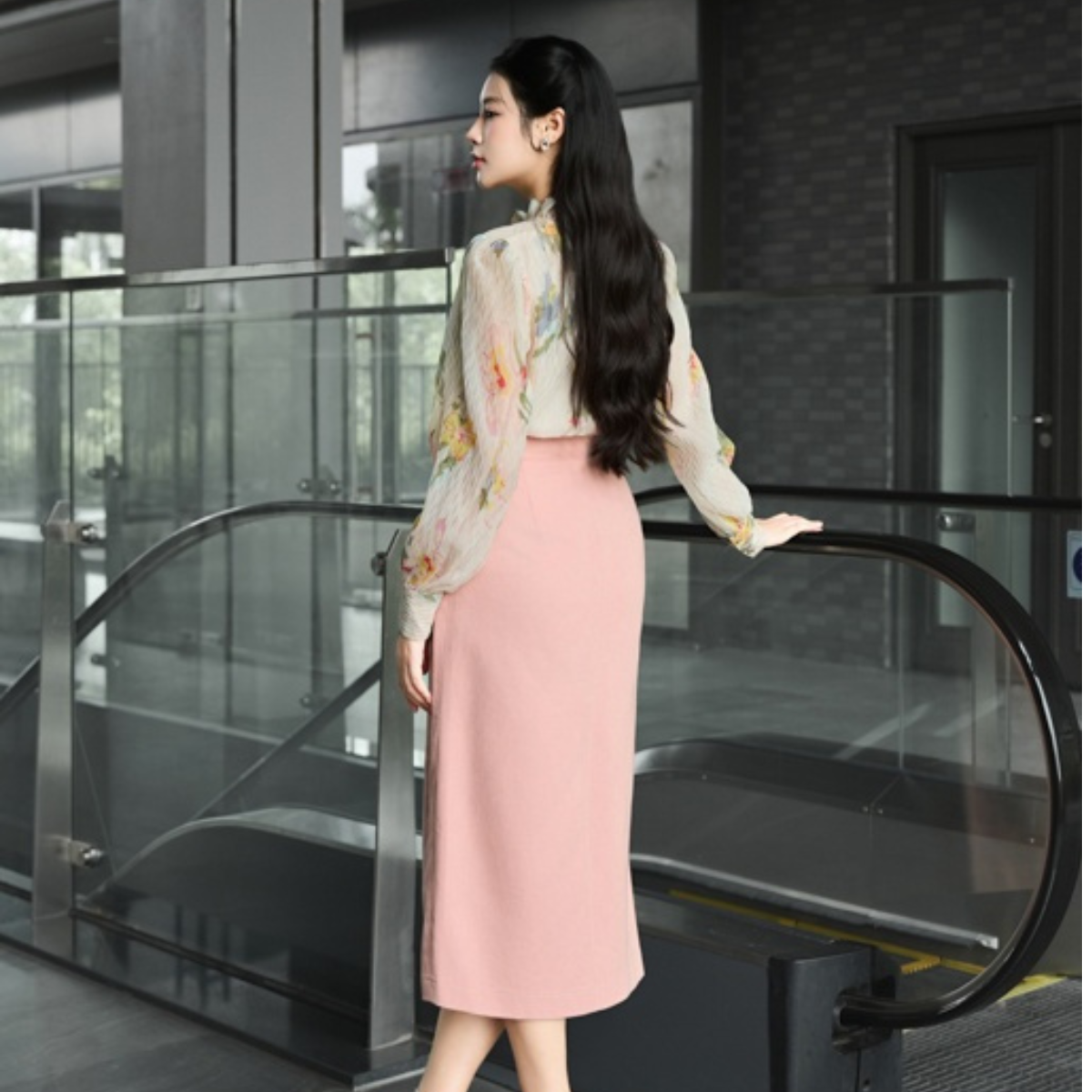 Elegant Floral Chiffon Midi Dress – Long Sleeve Feminine Office Dress