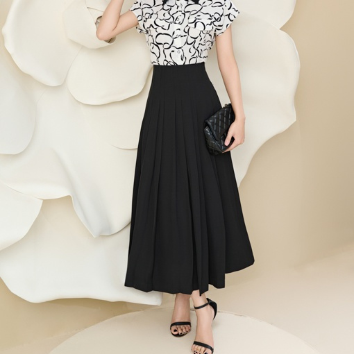 Elegant High-Waist Pleated Maxi Skirt – Classic Flowing A-Line Skirt